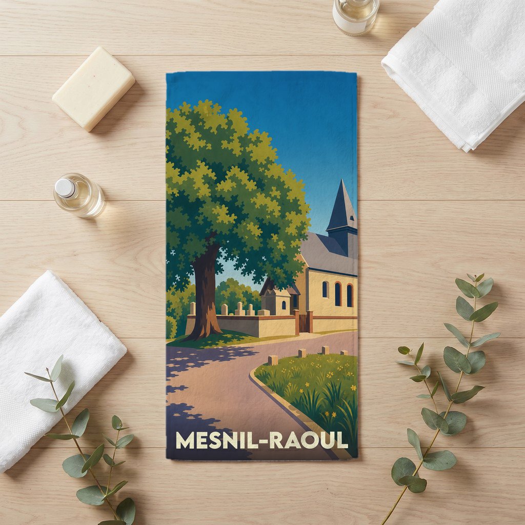 Serviette de bain souvenir de la ville de Mesnil-Raoul illustrée d'un paysage de campagne avec son église et un grand arbre.