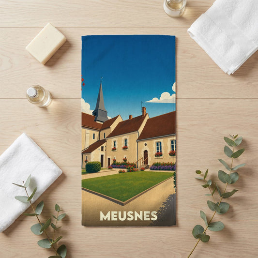 Serviette de bain souvenir de la ville de Meusnes avec une illustration stylisée.