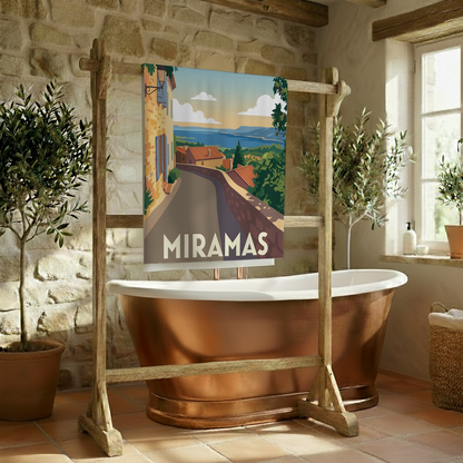 Serviette de bain souvenir de la ville de Miramas avec une illustration stylisée.