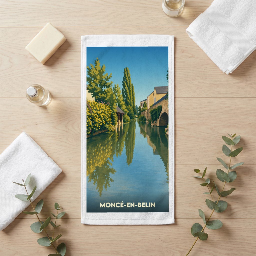 Serviette de bain souvenir de la ville de Moncé-en-Belin avec une illustration stylisée d'un paysage fluvial.