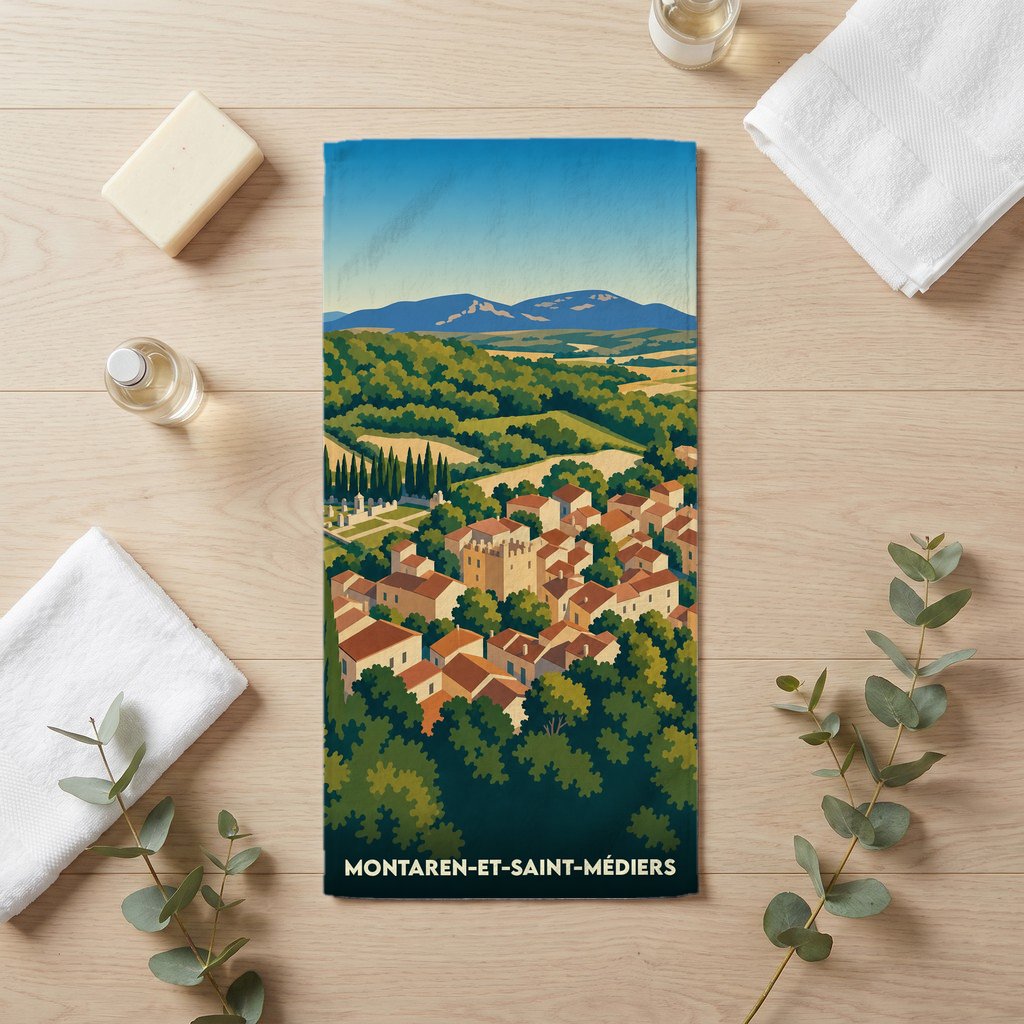 Serviette de bain souvenir de la ville de Montaren-et-Saint-Médiers avec une illustration stylisée de son paysage vallonné.