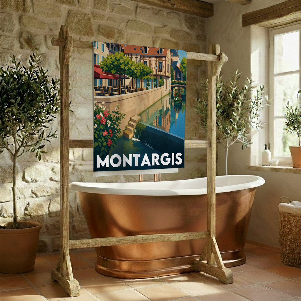 Serviette de bain souvenir de la ville de Montargis avec une illustration stylisée.