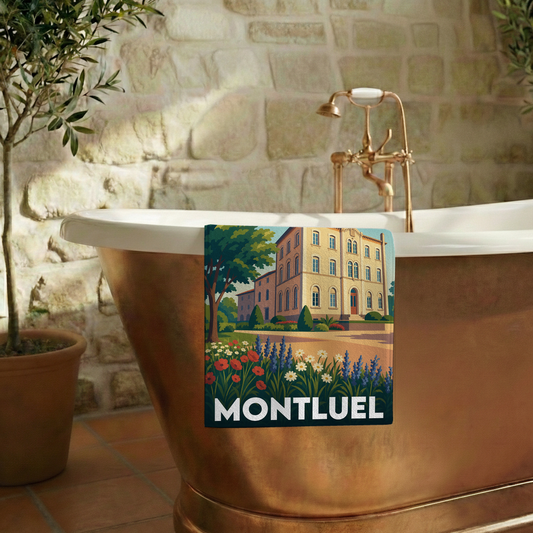 Serviette de bain souvenir de la ville de Montluel avec une illustration stylisée.