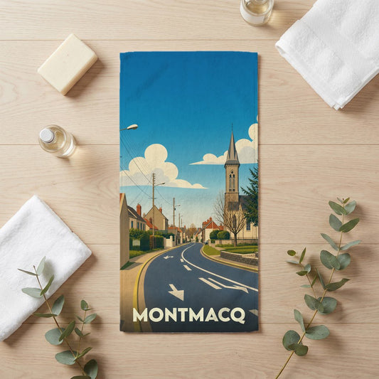 Serviette de bain souvenir de la ville de Montmacq avec une illustration stylisée d'un paysage urbain.
