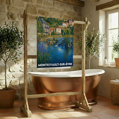 Serviette de bain souvenir de la ville de Montrevault-sur-Èvre avec une illustration stylisée.
