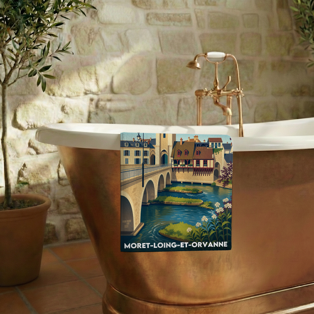 Serviette de bain souvenir de la ville de Moret-Loing-et-Orvanne avec une illustration stylisée.