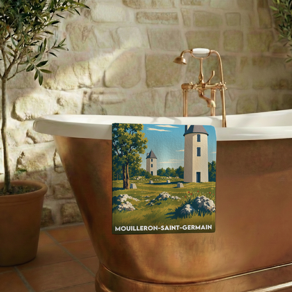Serviette de bain souvenir de la ville de Mouilleron-Saint-Germain avec une illustration stylisée de ses paysages.