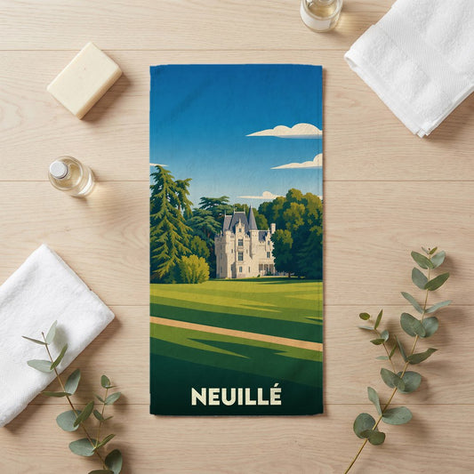 Serviette de bain souvenir de la ville de Neuillé avec une illustration stylisée d'un château.
