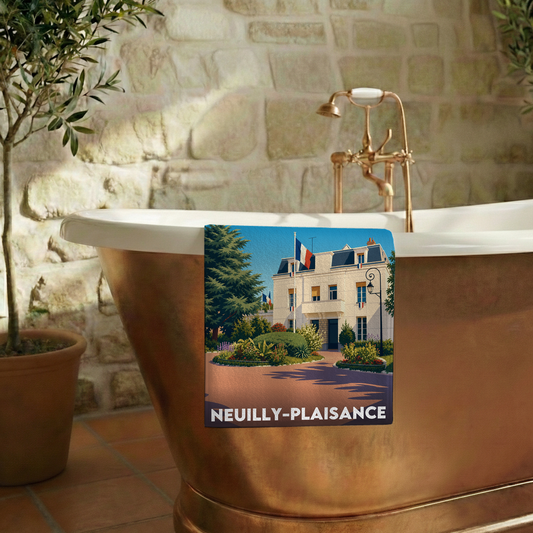 Serviette de bain souvenir de la ville de Neuilly-Plaisance avec une illustration stylisée.