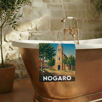 Serviette de bain souvenir de la ville de Nogaro avec une illustration stylisée.