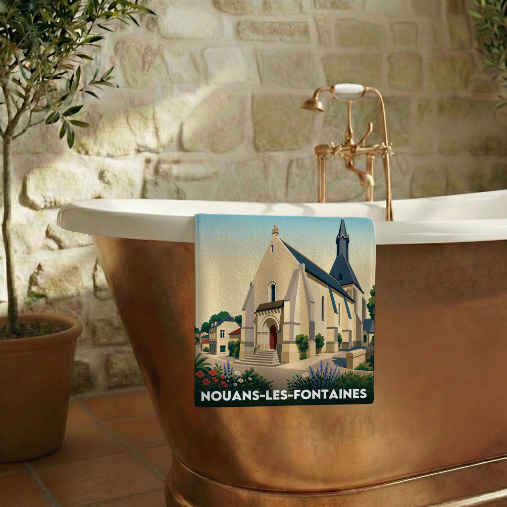 Serviette de bain souvenir de la ville de Nouans-les-Fontaines avec une illustration stylisée.