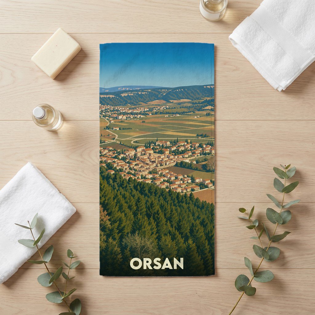Serviette de bain souvenir de la ville de Orsan avec une illustration paysagère stylisée.