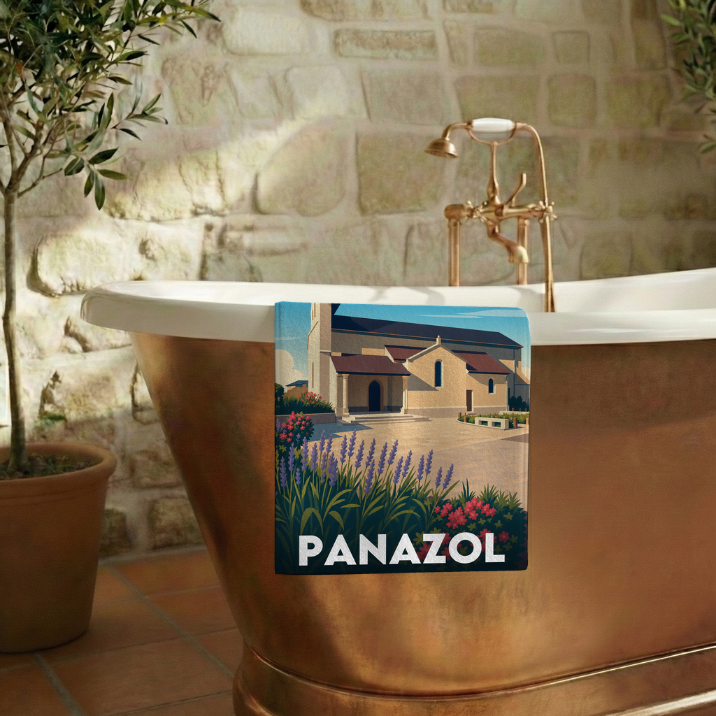 Serviette de bain souvenir de la ville de Panazol avec une illustration stylisée.