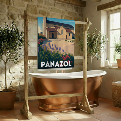 Serviette de bain souvenir de la ville de Panazol avec une illustration stylisée d'une église et de fleurs de lavande.