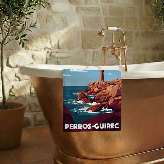 Serviette de bain souvenir de la ville de Perros-Guirec avec une illustration stylisée.