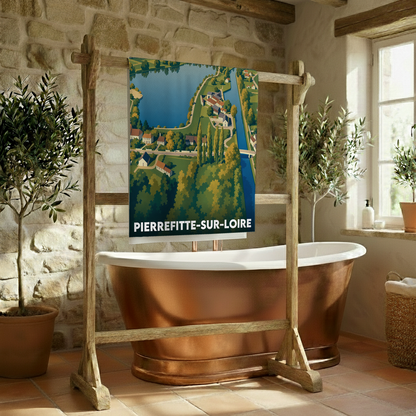 Serviette de bain souvenir de la ville de Pierrefitte-sur-Loire avec une illustration stylisée.