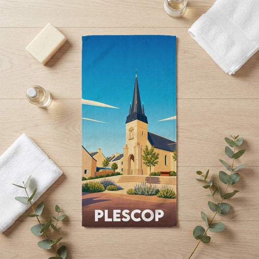 Serviette de bain souvenir de la ville de Plescop avec une illustration stylisée de son église.