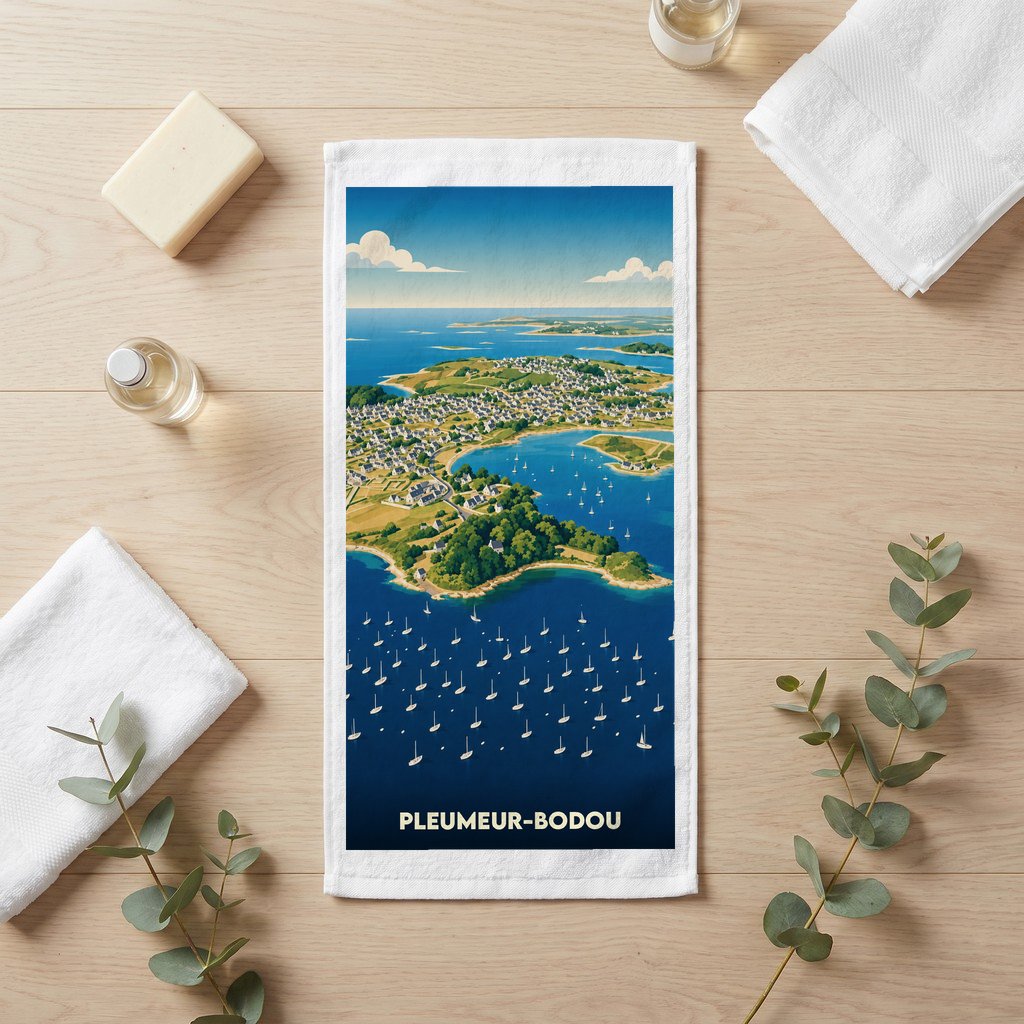 Serviette de bain souvenir de la ville de Pleumeur-Bodou avec une illustration stylisée de son littoral.