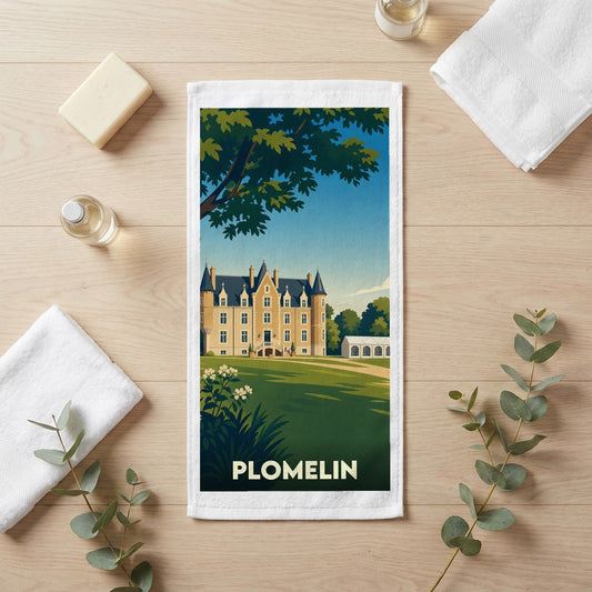 Serviette de bain souvenir de la ville de Plomelin avec une illustration stylisée d'un château breton.