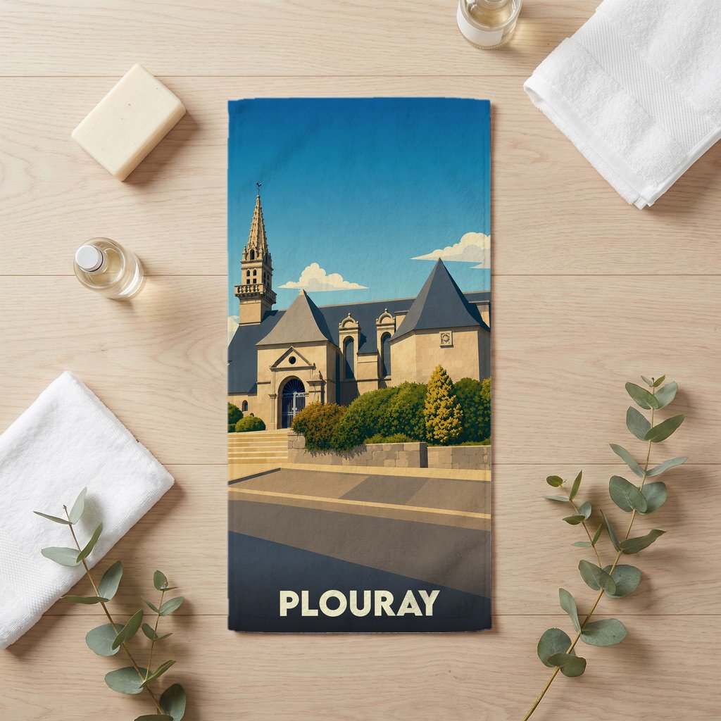 Serviette de bain souvenir de la ville de Plouray avec une illustration stylisée de son église.