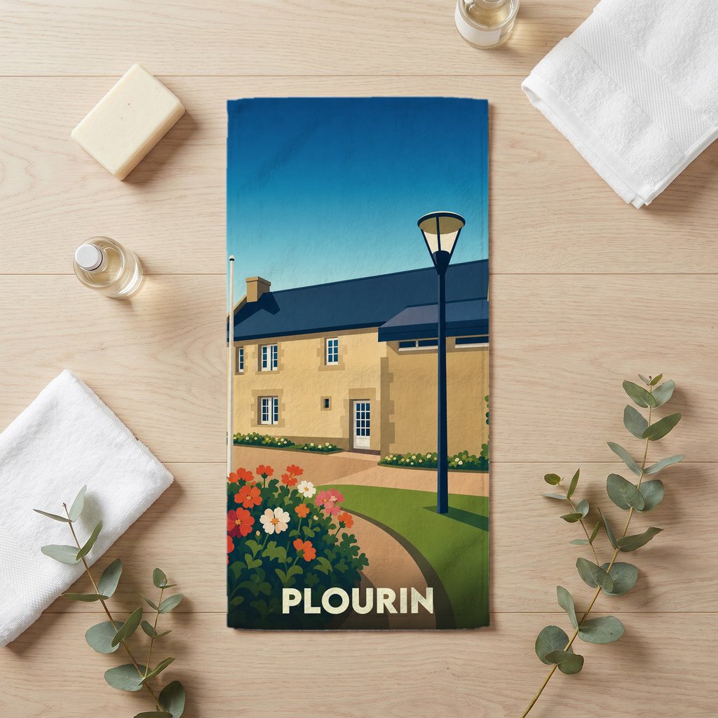 Serviette de bain souvenir de la ville de Plourin avec une illustration stylisée.