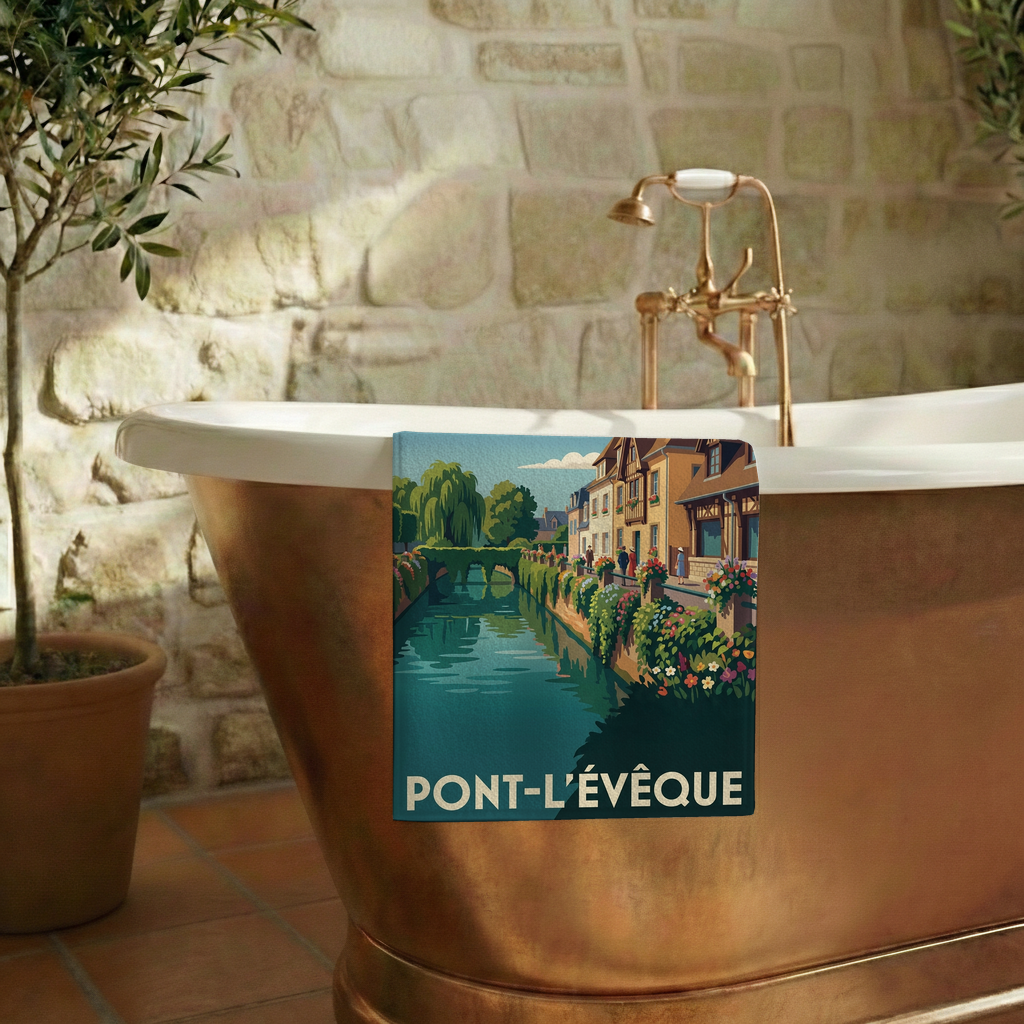 Serviette de bain souvenir de la ville de Pont-l'Évêque avec une illustration stylisée.