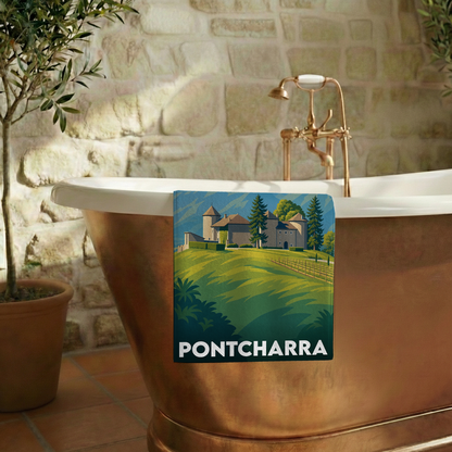 Serviette de bain souvenir de la ville de Pontcharra avec une illustration stylisée de son château.