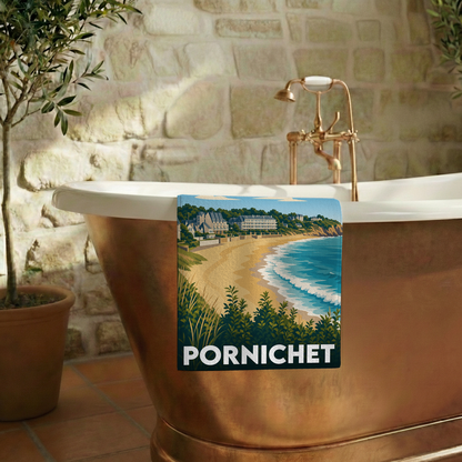Serviette de bain souvenir de la ville de Pornichet avec une illustration stylisée de sa plage.