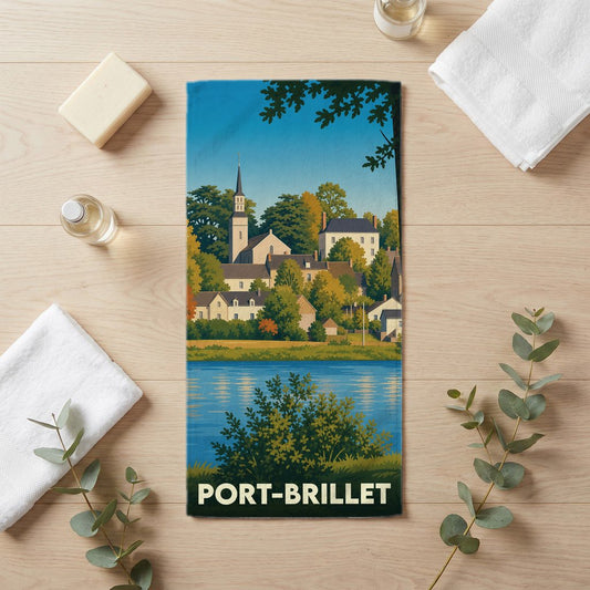 Serviette de bain souvenir de la ville de Port-Brillet avec une illustration stylisée.