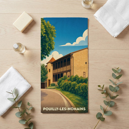 Serviette de bain souvenir de Pouilly-les-Nonains ornée d'une illustration stylisée du patrimoine local.