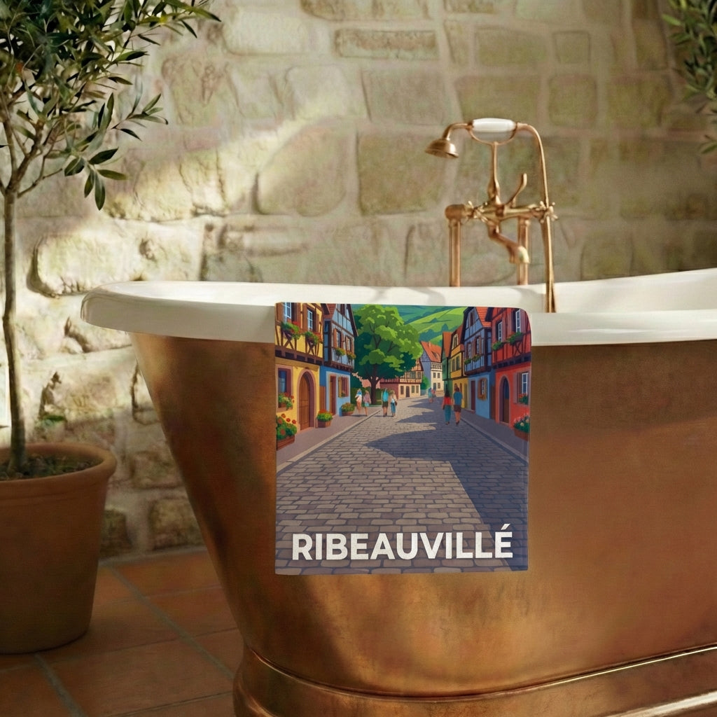 Serviette de bain souvenir de la ville de Ribeauvillé avec une illustration stylisée.