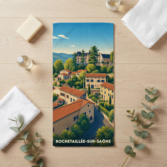Serviette de bain souvenir de Rochetaillée-sur-Saône avec une illustration stylisée du village.