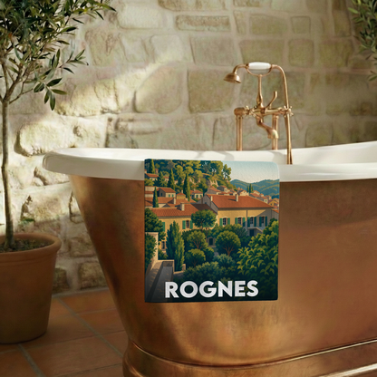 Serviette de bain souvenir de la ville de Rognes avec une illustration stylisée.