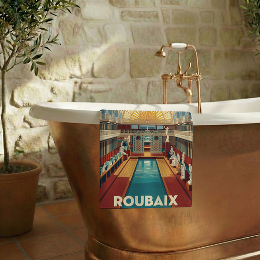 Serviette de bain souvenir de la ville de Roubaix avec une illustration stylisée de son célèbre musée.
