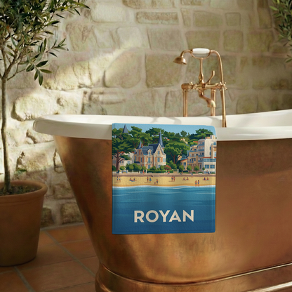 Serviette de bain souvenir de la ville de Royan avec une illustration stylisée.