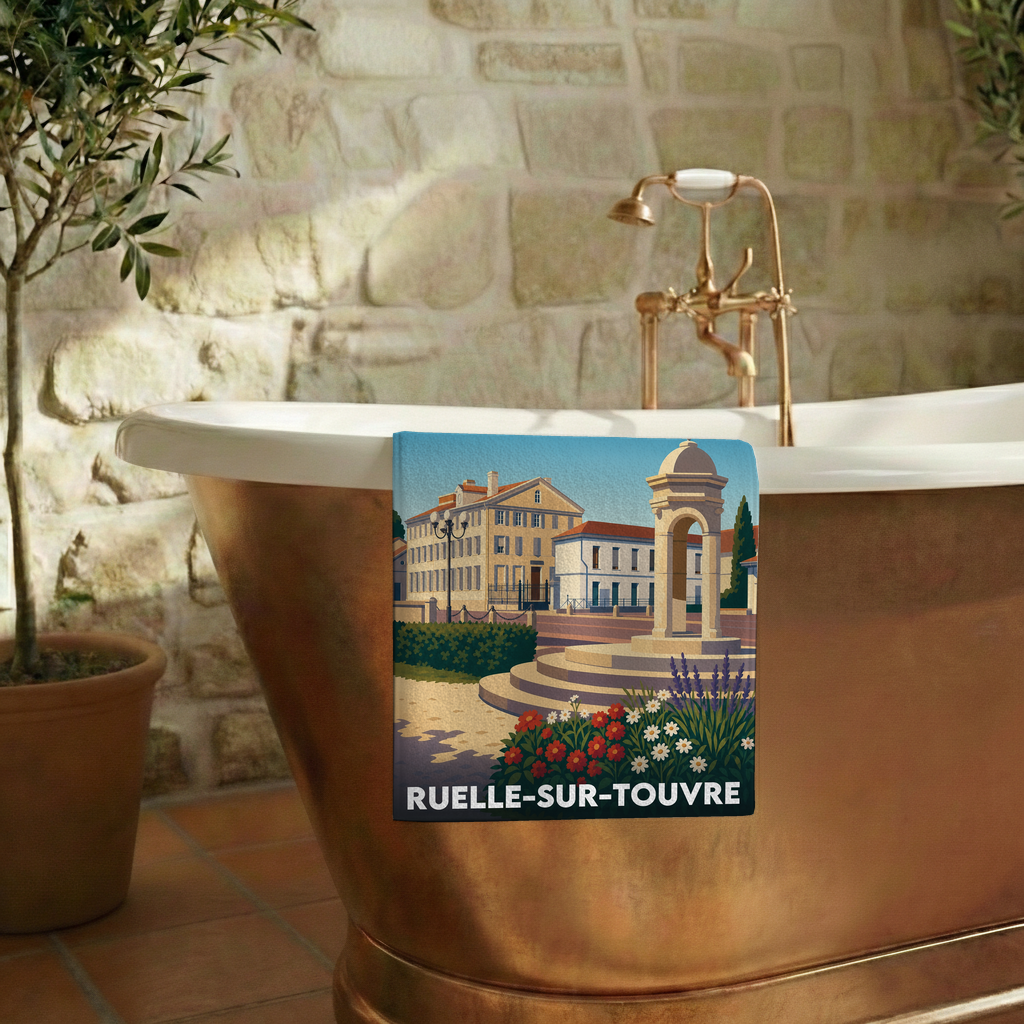 Serviette de bain souvenir de la ville de Ruelle-sur-Touvre avec une illustration stylisée.
