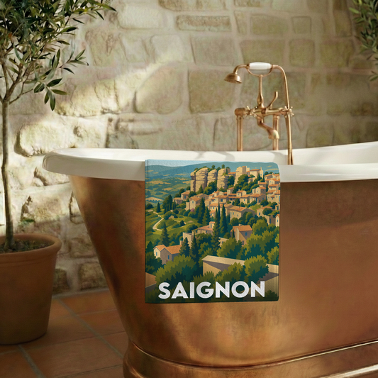 Serviette de bain souvenir de la ville de Saignon avec une illustration stylisée du village.