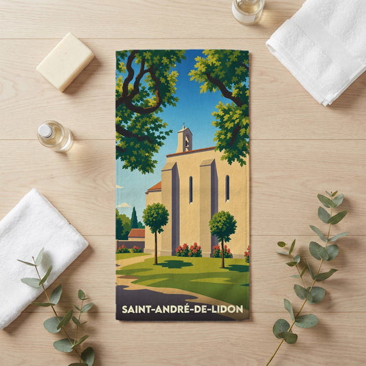 Serviette de bain souvenir de Saint-André-de-Lidon avec une illustration stylisée de son église.