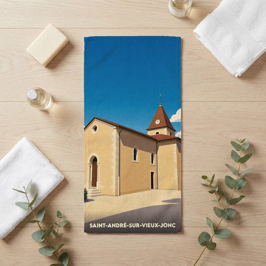 Serviette de bain souvenir de la ville de Saint-André-sur-Vieux-Jonc avec une illustration stylisée de son église.
