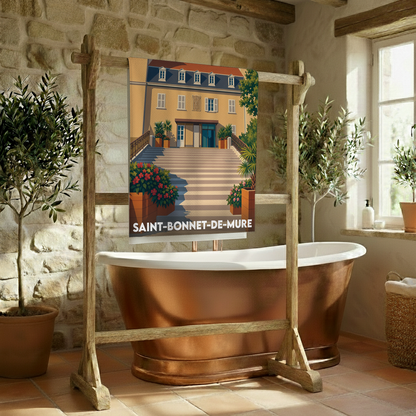 Serviette de bain souvenir de la ville de Saint-Bonnet-de-Mure avec une illustration stylisée.
