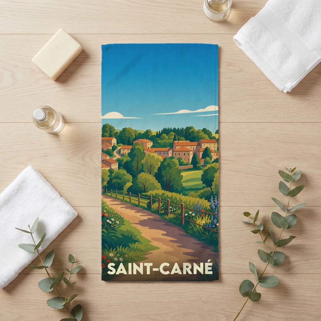 Serviette de bain souvenir de la ville de Saint-Carné avec une illustration de paysage champêtre.