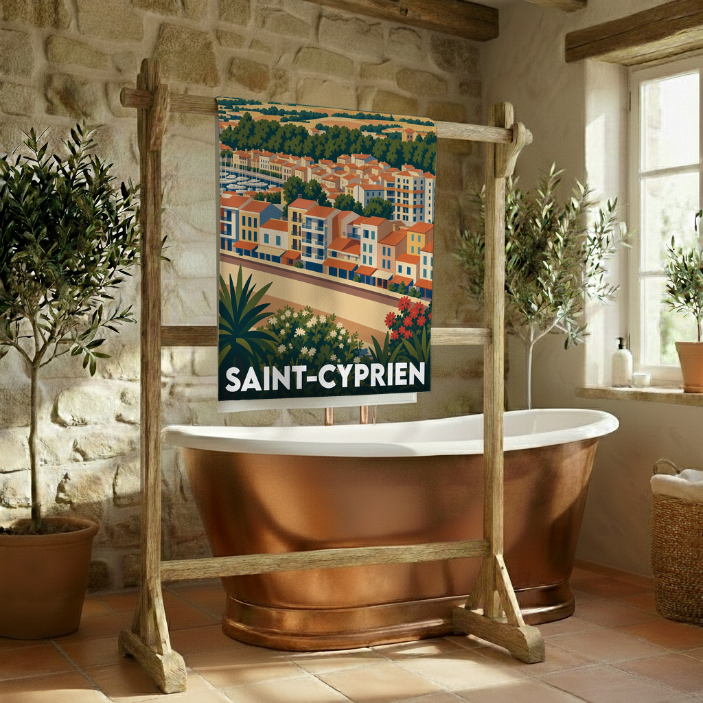 Serviette de bain souvenir de la ville de Saint-Cyprien avec une illustration stylisée et colorée du port.