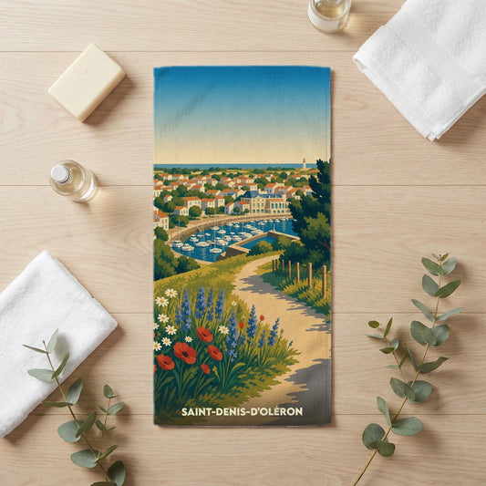Serviette de bain souvenir de la ville de Saint-Denis-d'Oléron avec une illustration stylisée d'un paysage côtier.
