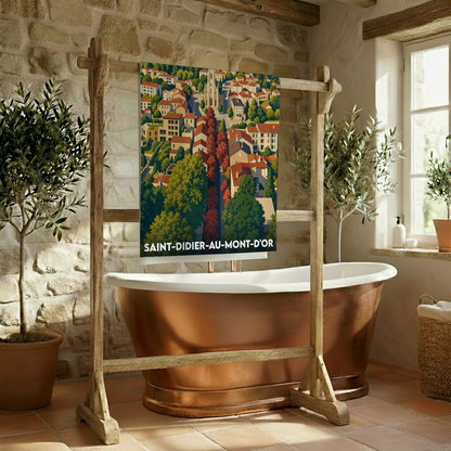 Serviette de bain souvenir de Saint-Didier-au-Mont-d'Or illustrée d'une vue stylisée et colorée du village.