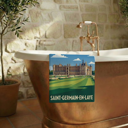 Serviette de bain souvenir de la ville de Saint-Germain-en-Laye avec une illustration stylisée de son château.