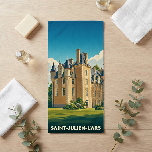 Serviette de bain souvenir de Saint-Julien-l'Ars illustrée d'un château de style classique.
