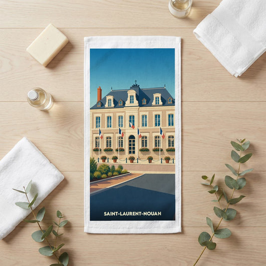 Serviette de bain souvenir de la ville de Saint-Laurent-Nouan avec une illustration stylisée.
