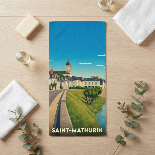 Serviette de bain souvenir de la ville de Saint-Mathurin avec une illustration stylisée.