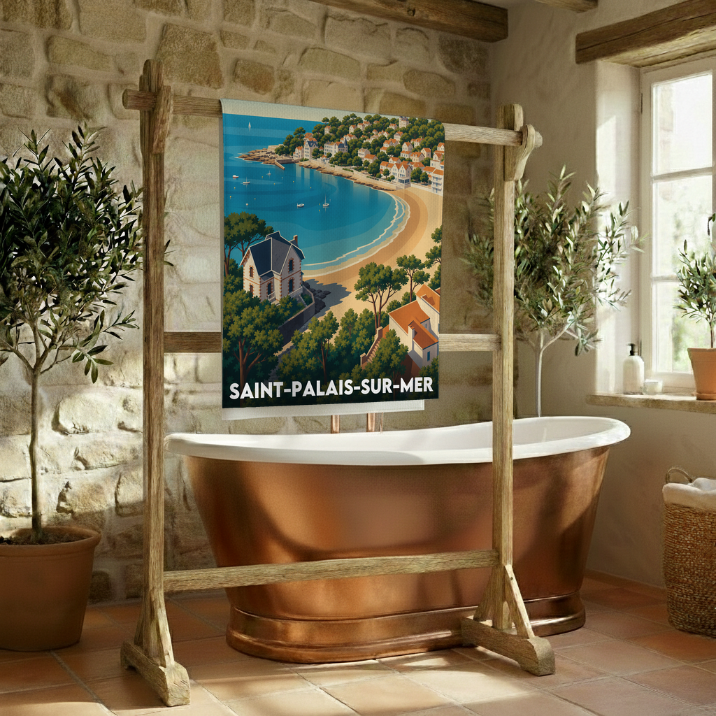 Serviette de bain souvenir de Saint-Palais-sur-Mer avec une illustration stylisée de son paysage côtier.