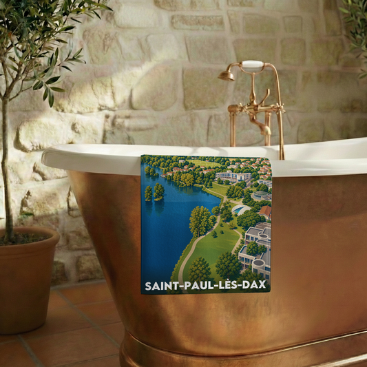 Serviette de bain souvenir de la ville de Saint-Paul-lès-Dax avec une illustration stylisée.